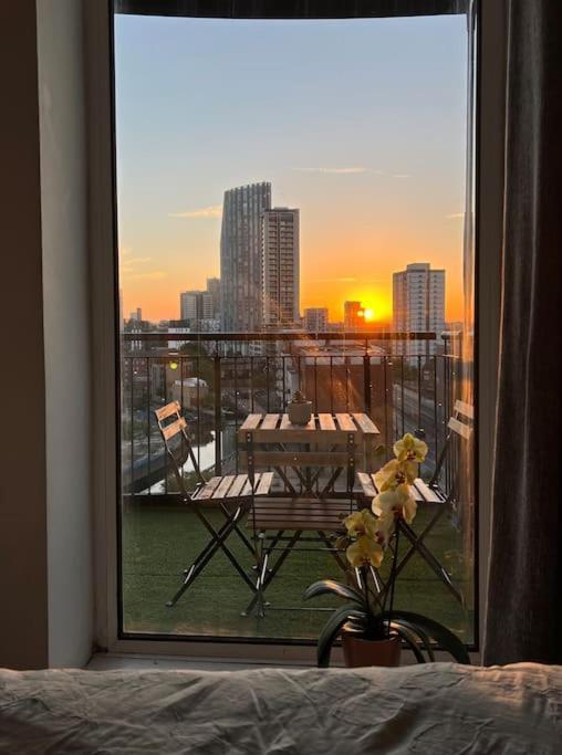 런던 Cozy Flat With Balcony 아파트 외부 사진
