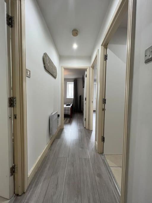 런던 Cozy Flat With Balcony 아파트 외부 사진